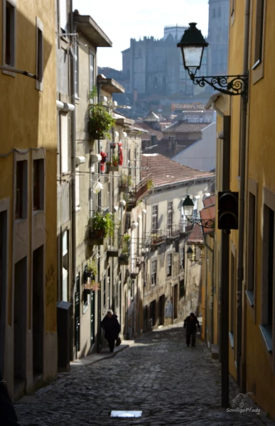 Small alley in Porto Cais de Ribeira