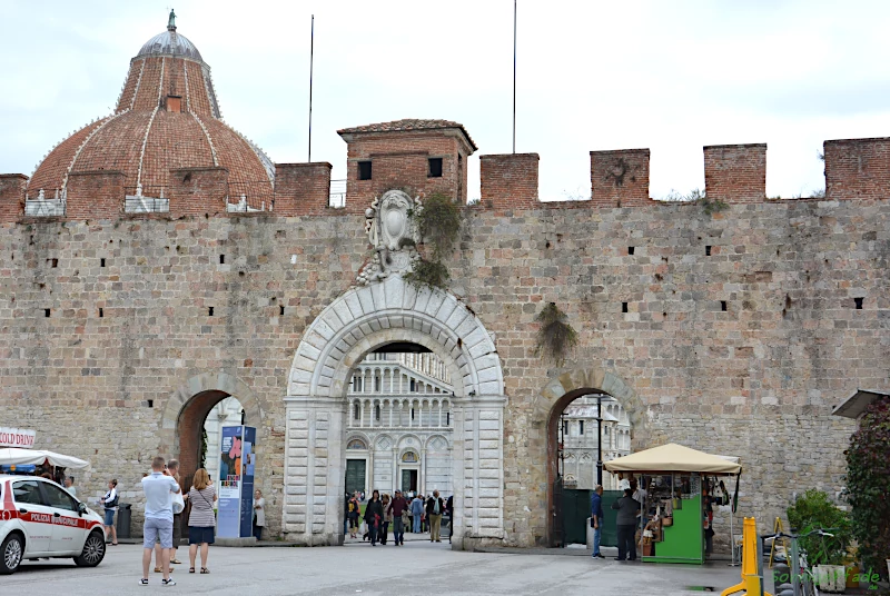 Pisa Old town gate Porta Nuova