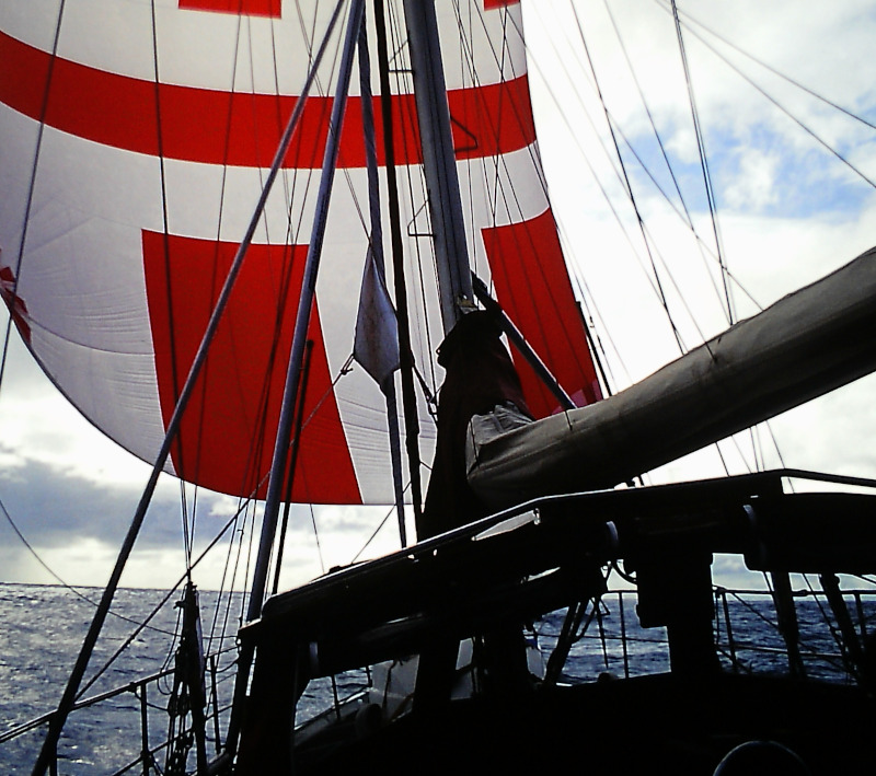 Sailing under blister light wind sail