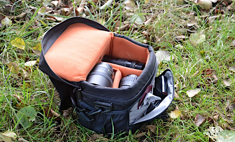 Compartments and dividers in a small camera bag