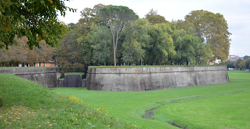 Lucca city wall with Bastion San Colombano - Tuscany, Italy