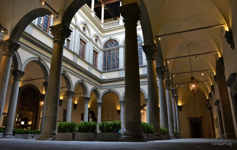 Worth seeing in Florence: Palazzo Strozzi courtyard