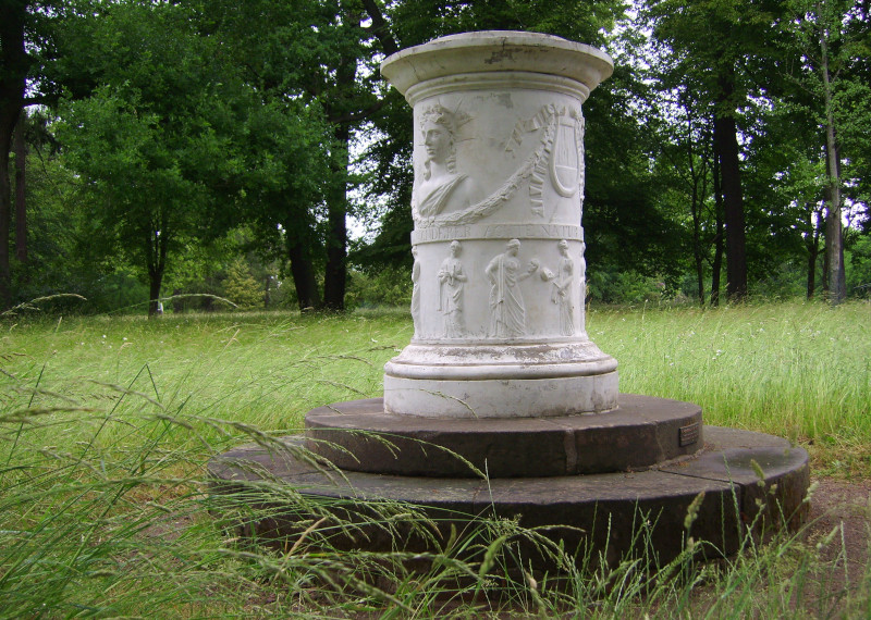 The warning altar