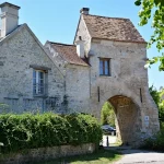 France: Gate building in Saint-Jean-aux-Bois near Compiegne