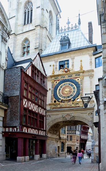 Famous clock in Rouen: Gros Horloge