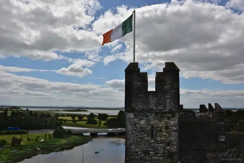 Bunratty castle and folkpark – a visit to old Ireland