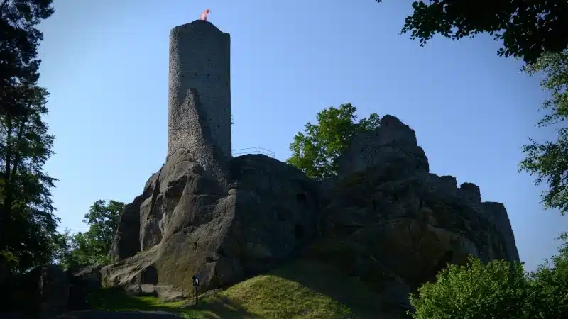 Frýdštejn Castle – A real knight’s castle in paradise