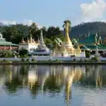 Temple at the Jong Kham lake in Mae Hong Son